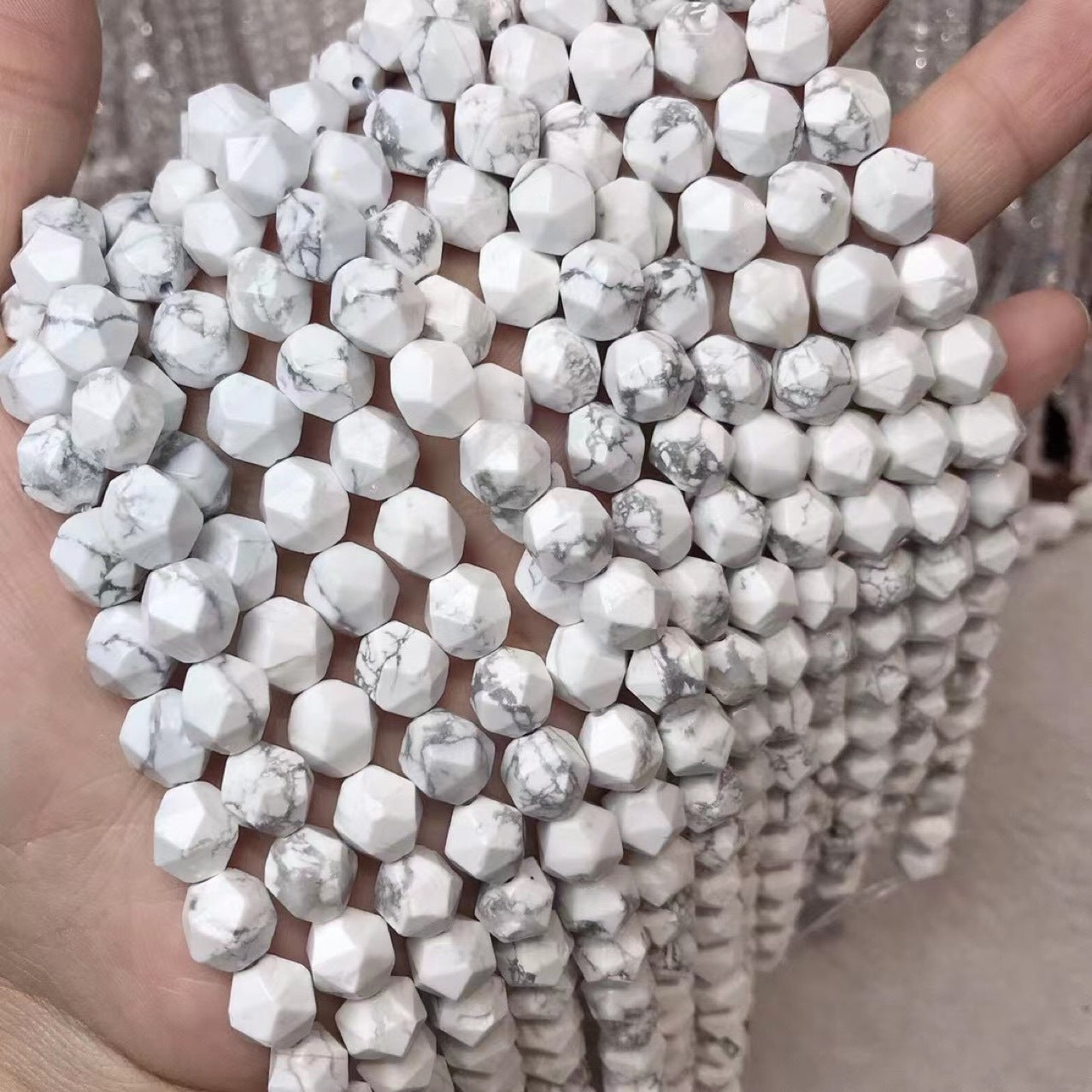 Howlite Faceted Round Beads 16 Facets 6mm